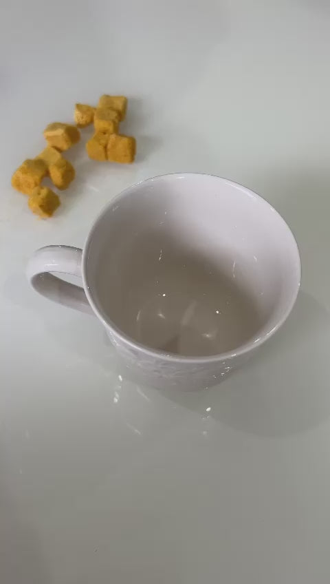 Mango shake being poured - Indusfarms